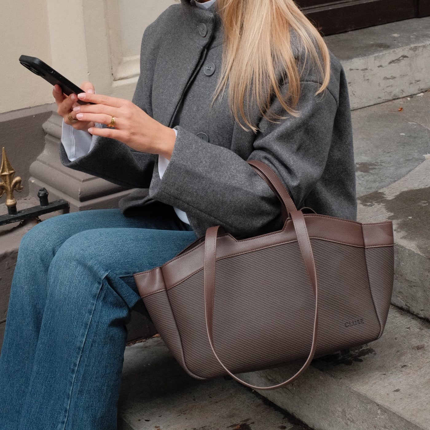 Tote Bag Petite, Textured Full Dark Brown Colour - Image 7