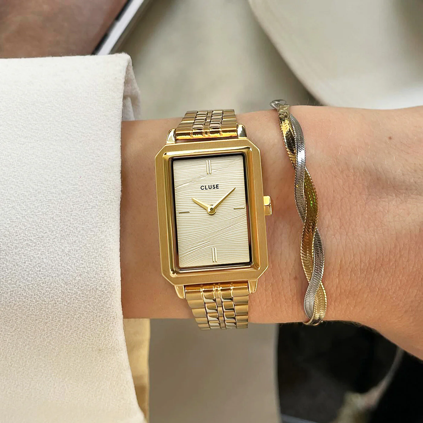 Fluette Watch Steel, Sand Texture Full Gold Colour - Image 8
